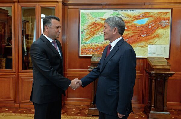 Атамбаев и Расулзода обсудили делимитацию и демаркацию границ - Sputnik Кыргызстан