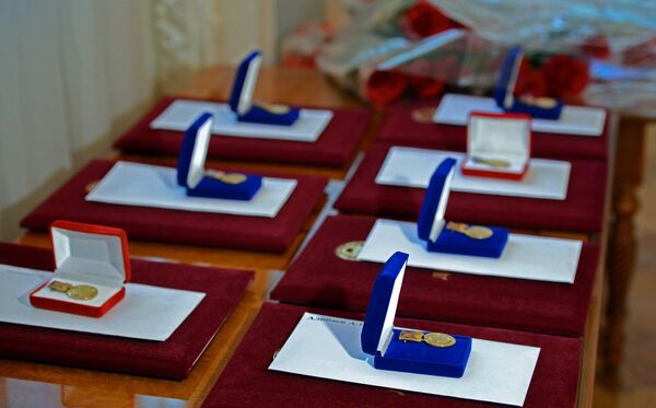 Атамбаев вручил Государственную премию в области науки и техники - Sputnik Кыргызстан