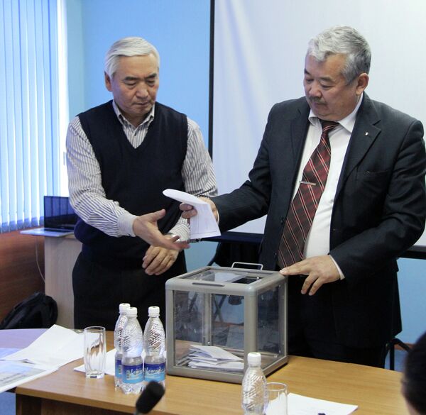Архив: Члены Наблюдательного совета избрали гендиректора КТРК. - Sputnik Кыргызстан
