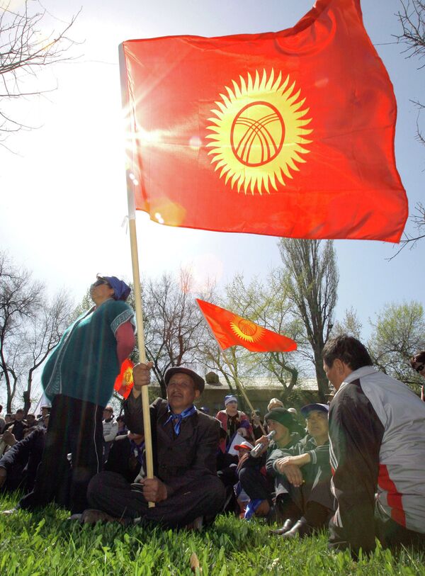 Архив: во время митинга оппозиции в Бишкеке. - Sputnik Кыргызстан