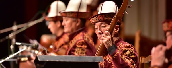 Камбаркан фольклордук-этнографиялык ансамблинин концерти учурунда. Архив - Sputnik Кыргызстан