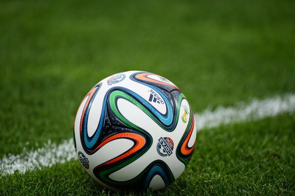 Архив: Футбольный мяч во время матча 1-го тура чемпионата России - Sputnik Кыргызстан