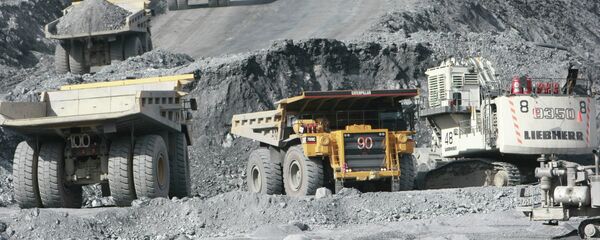 Самосвалы на руднике. Архивное фото - Sputnik Кыргызстан