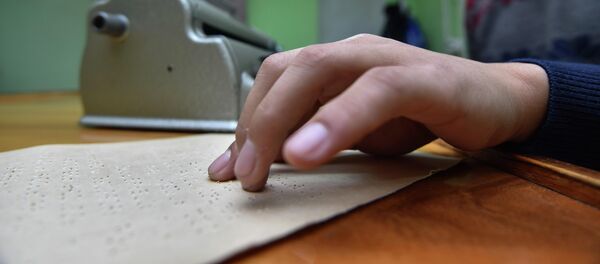 Шрифт Брайля - буквы на кончиках пальцев - Sputnik Кыргызстан