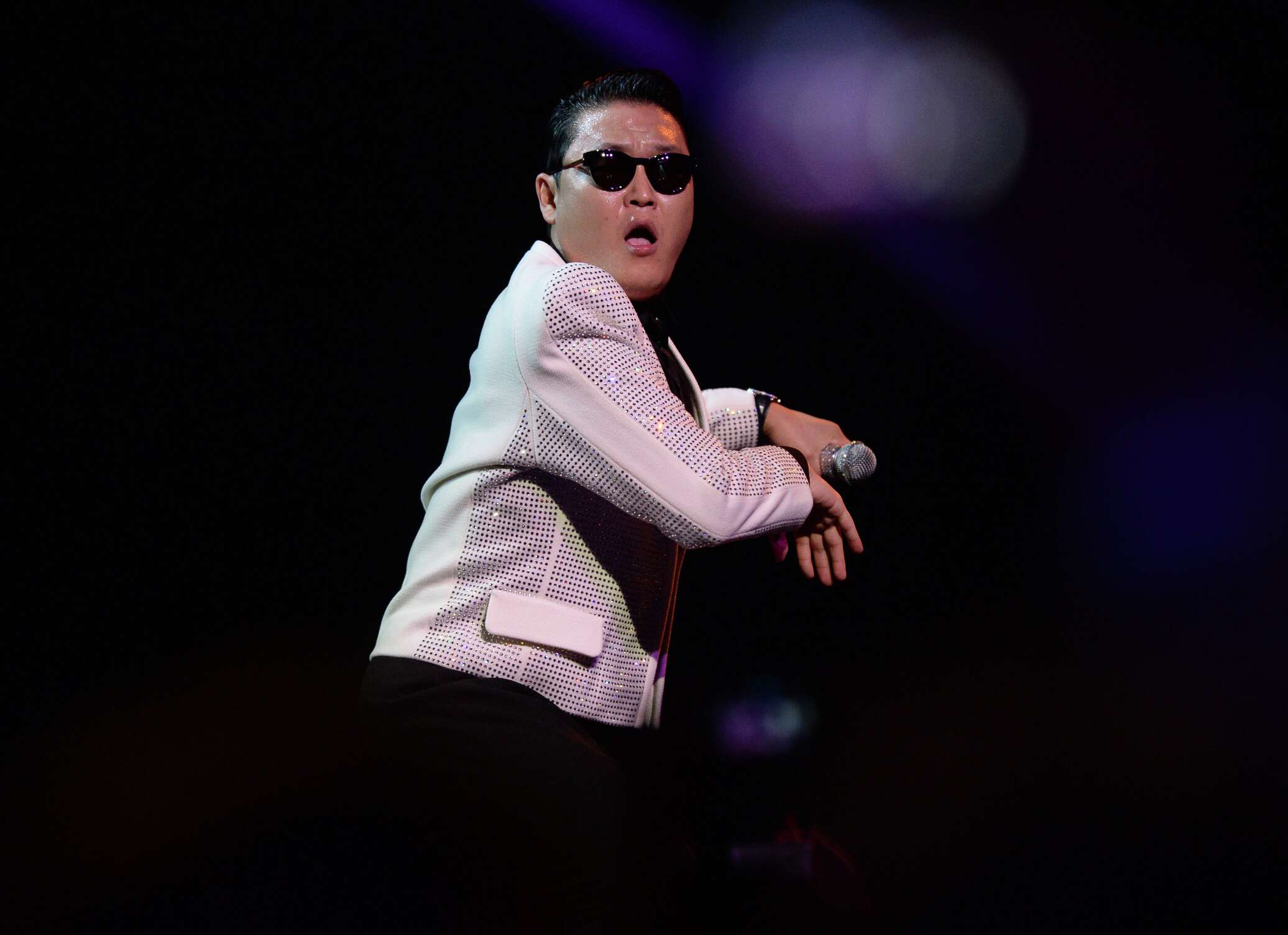 Psy. Psy в 2000 году. Муз ТВ Psy. Ролик певец псай. Корейский репер Gangnam.