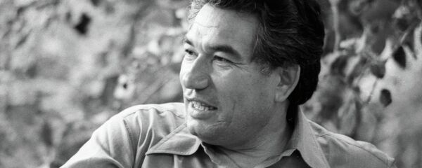 Улуу жазуучу Чыңгыз Айтматов. Архив - Sputnik Кыргызстан