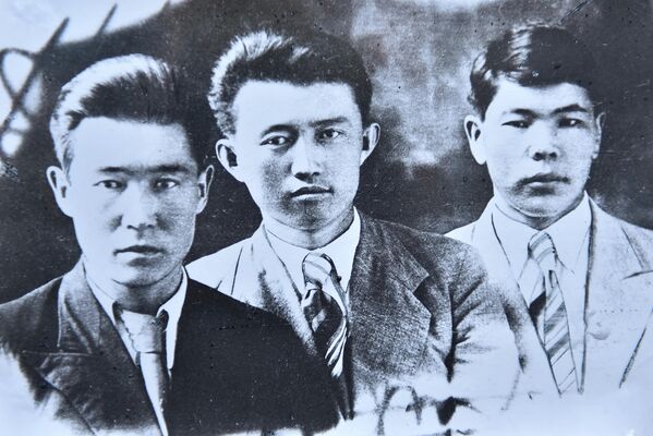 Алыкул акын калемдештери менен - Sputnik Кыргызстан