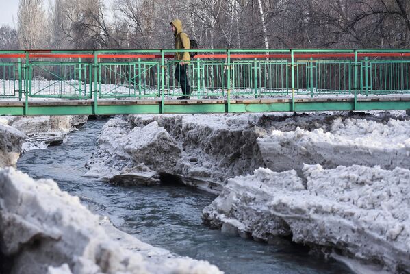 Бишкек шаарындагы Ала-Арча дарыясы - Sputnik Кыргызстан