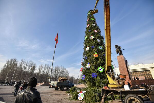 Подготовка Бишкека к Новому году - Sputnik Кыргызстан