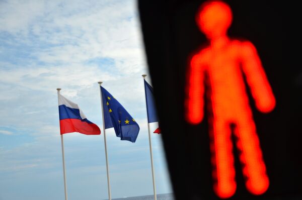 Архив: Флаги России, ЕС и Франции на набережной Ниццы. - Sputnik Кыргызстан