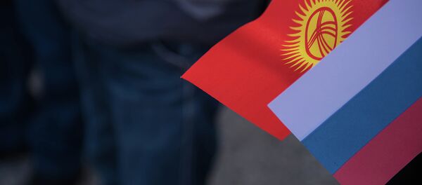 Флаги стран Кыргызстана и России. Архивное фото - Sputnik Кыргызстан