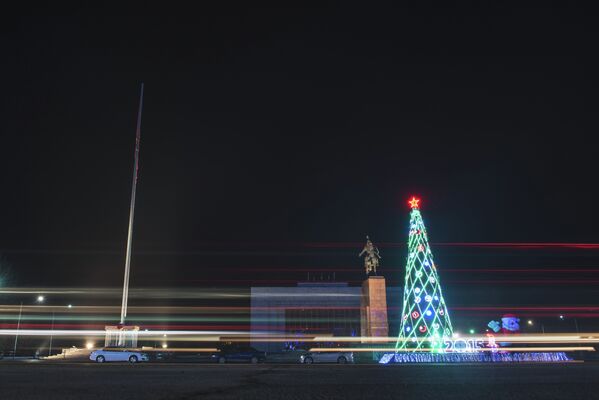 Главная елка Бишкека - Sputnik Кыргызстан