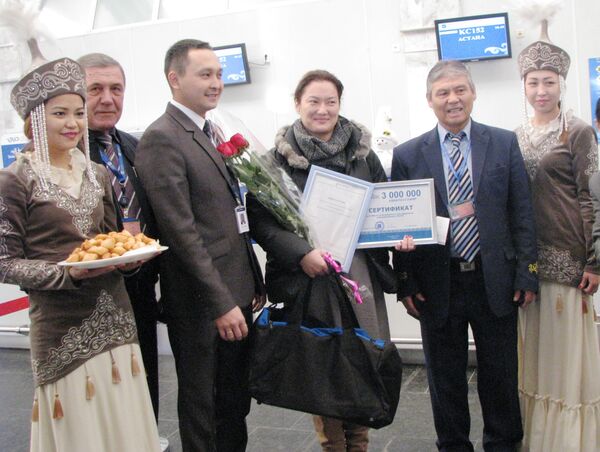 В аэропорту Манас встретили трехмиллионного пассажира - Sputnik Кыргызстан
