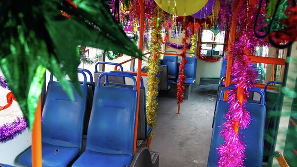 Новогодний общественный транспорт в Бишкеке. Архивное фото - Sputnik Кыргызстан