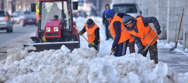 Жолдорду тазалоо. Архив - Sputnik Кыргызстан