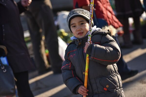 Новогодняя ярмарка в Бишкеке - Sputnik Кыргызстан