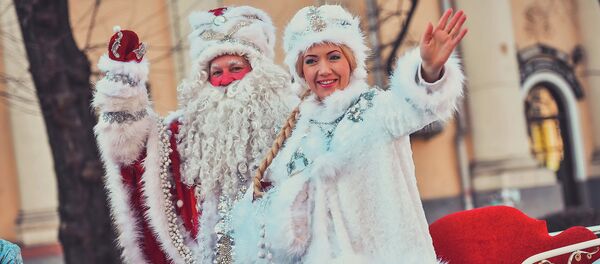 Аяз ата жана аяз кыз. Архив - Sputnik Кыргызстан