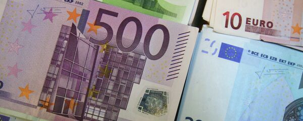 Купюры евро. Архивное фото Купюры евро. Архивное фото - Sputnik Кыргызстан