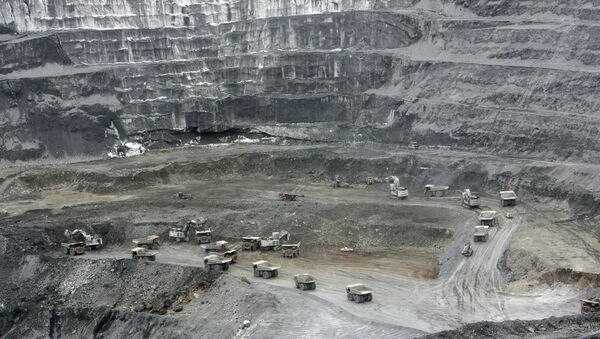 Золотоносный рудник Кумтор в Кыргызстане - Sputnik Кыргызстан