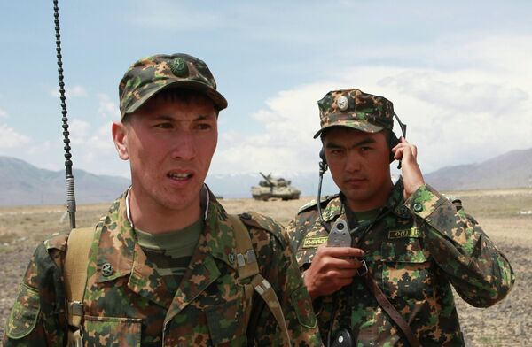 Архив: Военнослужащие во время тренировки - Sputnik Кыргызстан