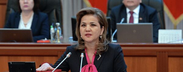 Президент Алмазбек Атамбаев принял участие в церемонии принесения присяги новыми членами Правительства Кыргызской Республики - Sputnik Кыргызстан