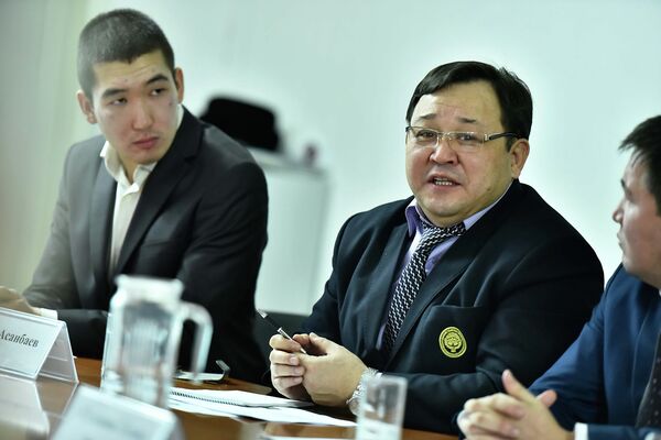 Заведующий отделом предупреждения коррупции Министерства экономики Тилек Саякбаев - Sputnik Кыргызстан