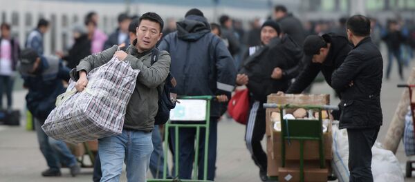 Мигранты в Москве. Архивное фото - Sputnik Кыргызстан