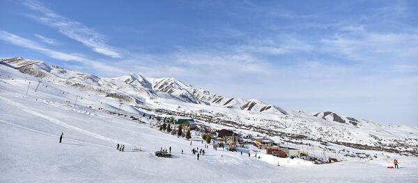 Детские дома на отдыхе на горнолыжной базе - Sputnik Кыргызстан