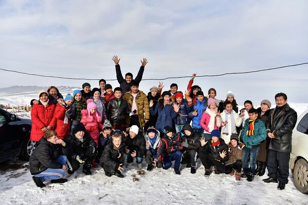 Детские дома на отдыхе на горнолыжной базе - Sputnik Кыргызстан