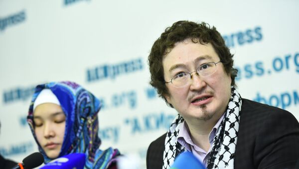 Директор независимого аналитического центра Религия, право и политика Кадыр Маликов - Sputnik Кыргызстан