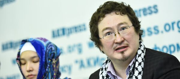 Директор независимого аналитического центра Религия, право и политика Кадыр Маликов. Архивное фото - Sputnik Кыргызстан