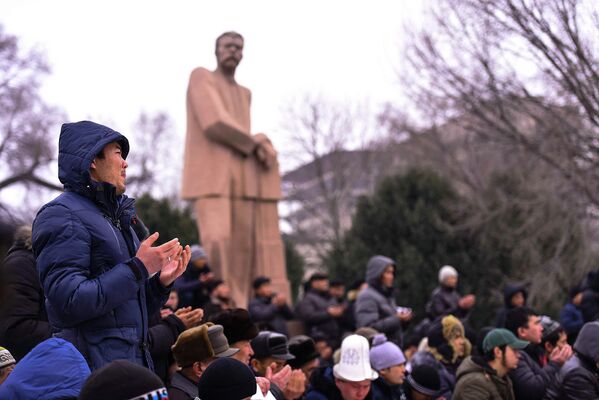 Митинг мусульман против публикаций в СМИ карикатур на пророка Мухаммеда - Sputnik Кыргызстан