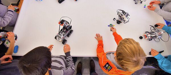 В Бишкеке открылся клуб робототехники - Sputnik Кыргызстан