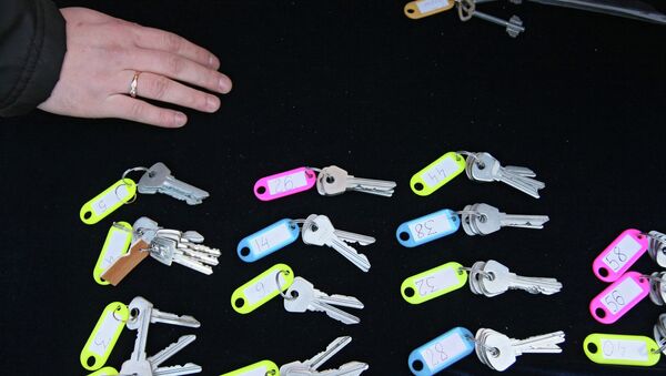 Ключи от новых служебных квартир. Архивное фото - Sputnik Кыргызстан