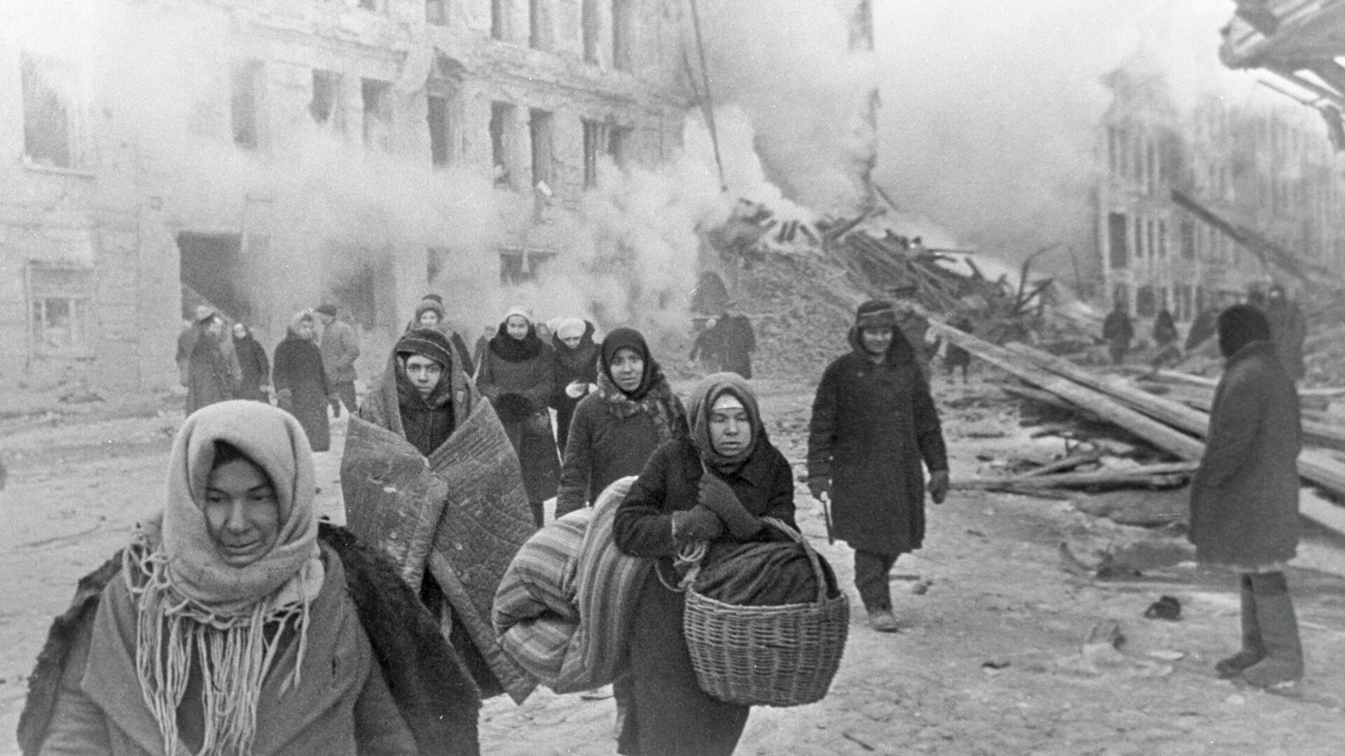 После бомбежки - Sputnik Кыргызстан, 1920, 18.01.2023