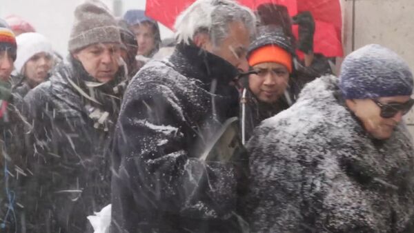 Очередь в супермаркет, или Как жители Нью-Йорка готовятся пережить снежную бурю - Sputnik Кыргызстан