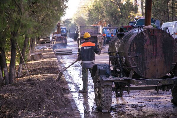 Архив: ремонт дороги в городе Бишкек - Sputnik Кыргызстан