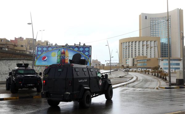 В Триполи прогремел мощный взрыв. - Sputnik Кыргызстан