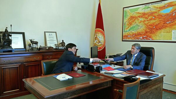 Президент Алмазбек Атамбаев принял председателя Социального фонда Мухамметкалыя Абулгазиева - Sputnik Кыргызстан