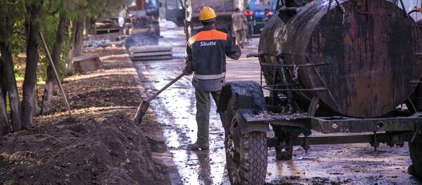 Ремонт дороги в Бишкеке Ремонт дороги в Бишкеке - Sputnik Кыргызстан