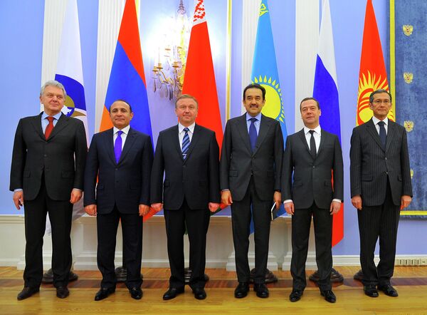 Премьер-министр Оторбаев принял участие в I заседании Евразийского Межправительственного совета в Москве - Sputnik Кыргызстан