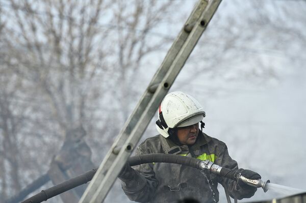 Пожарник. Архивное фото - Sputnik Кыргызстан