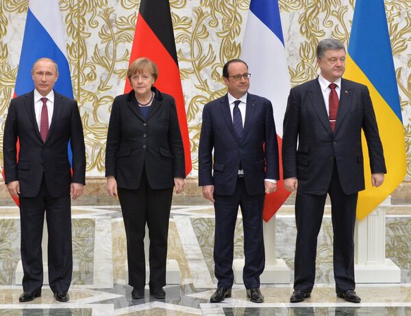 Переговоры лидеров России, Германии, Франции и Украины в Минске - Sputnik Кыргызстан