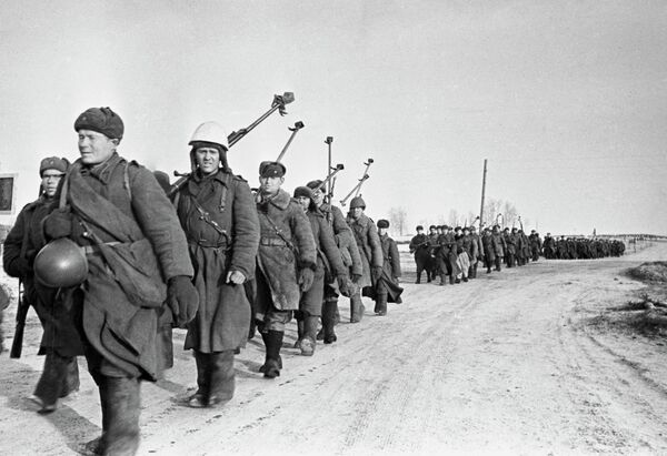 Бойцы противотанкового батальона. Архивное фото - Sputnik Кыргызстан