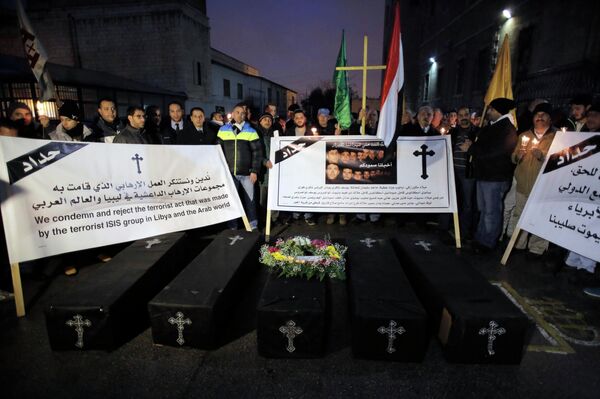 Символические похороны 21 египетских христианин-копта - Sputnik Кыргызстан
