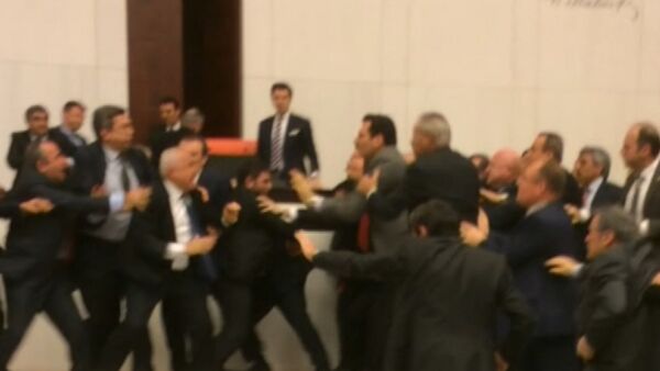 Турецкие парламентарии подрались, обсуждая законопроект о безопасности - Sputnik Кыргызстан