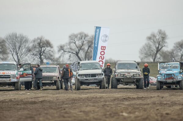 Гонки на внедорожниках Jeep sprint в окрестностях Бишкека - Sputnik Кыргызстан