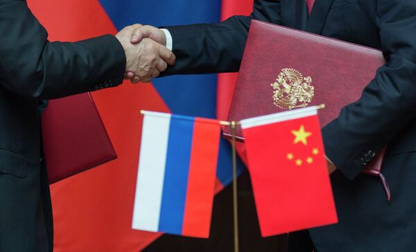 Флаг Китая и России. Архивное фото - Sputnik Кыргызстан