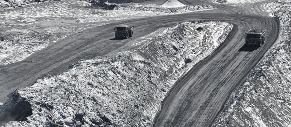 Золотоносный рудник Кумтор. Архивное фото - Sputnik Кыргызстан