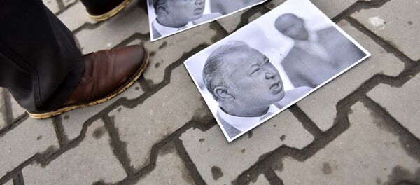 Митинг за экстрадицию Бакиевых перед зданием посольства Белоруссии в КР. Митинг за экстрадицию Бакиевых перед зданием посольства Белоруссии в КР. - Sputnik Кыргызстан